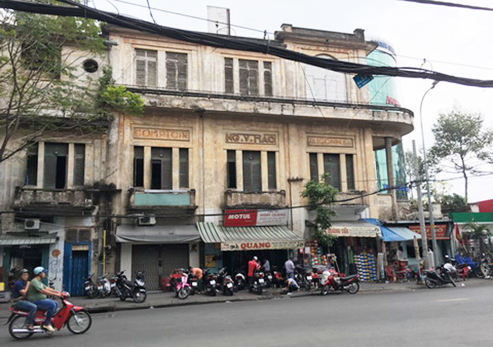 Biệt Thự Nguyễn Văn Hảo - Con Tàu 4 Mặt Tiền Tại Trung Tâm Sài Gòn 